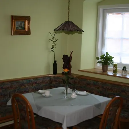 ゲストハウス Gasthaus-pension Schwarzer Graf 3*